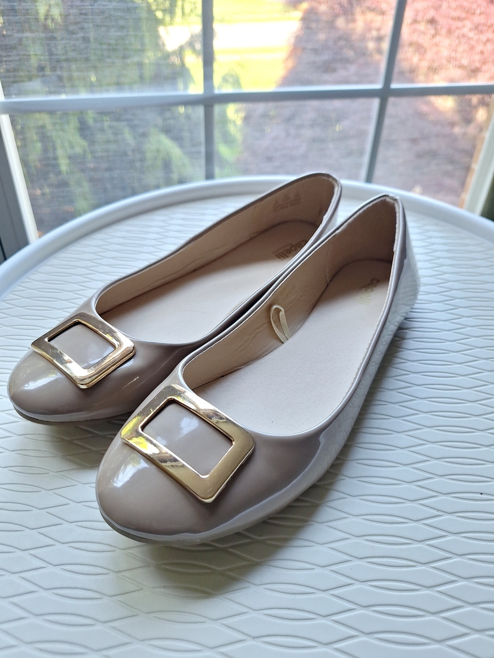✨️FINAL✨️Capelli of NY Taupe Patent Ballet Flats with Gold Buckle 🤍Size 9